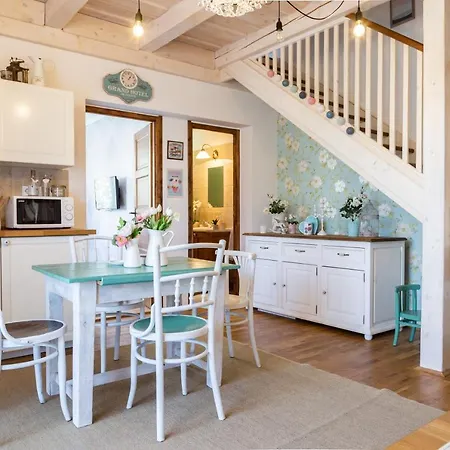 Vanilia Apartment